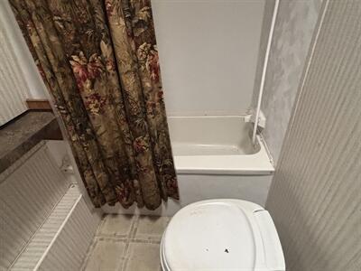 2005 EXTREME M-220 TOY HAULER   - Photo 14 - Albuquerque, NM 87108