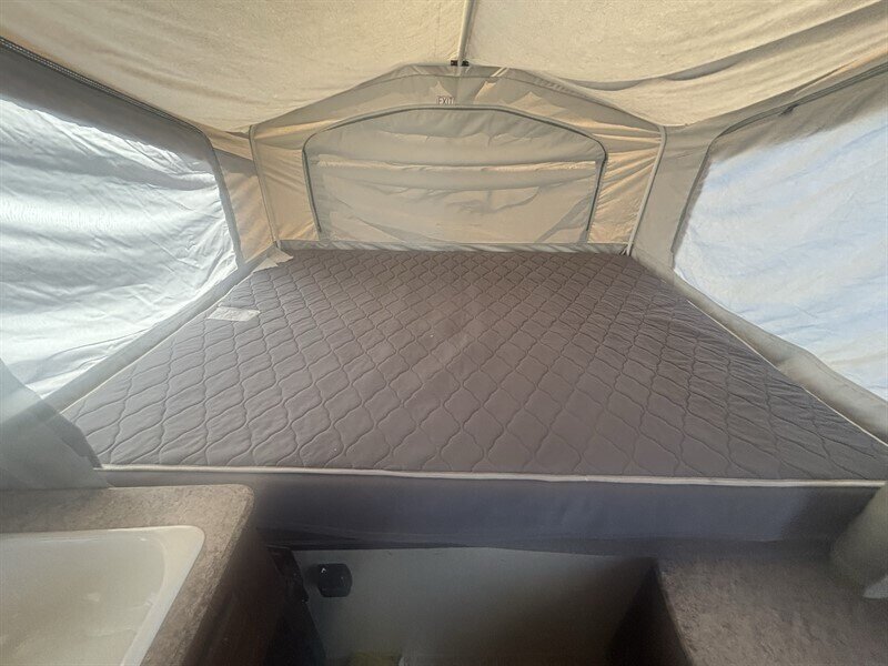 2013 PALOMINO ACADIA TRAVERSE - Photo 16 - Albuquerque, NM 87108