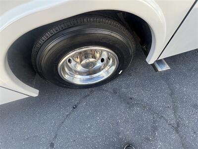 2004 WINNEBAGO 30B SIGHTSEER   - Photo 9 - Albuquerque, NM 87108