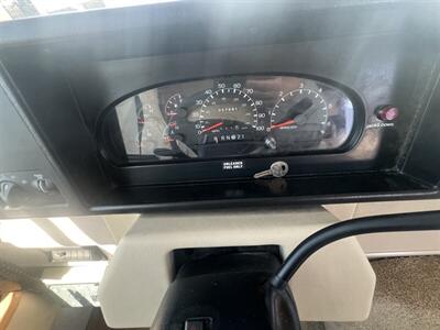 2004 WINNEBAGO 30B SIGHTSEER   - Photo 11 - Albuquerque, NM 87108