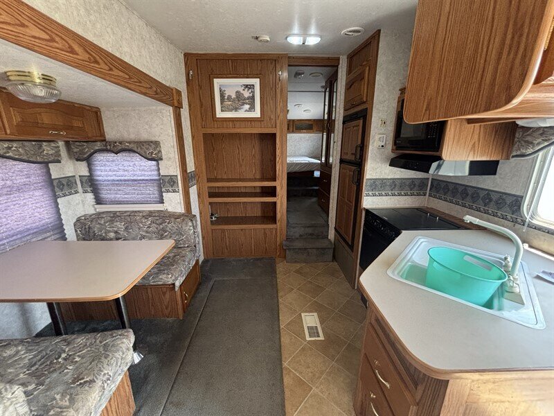2004 Keystone 244 COUGAR - Photo 17 - Albuquerque, NM 87108