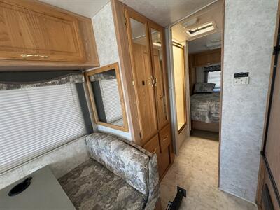 2004 Ford Motorhome Chassis Velocity   - Photo 17 - Albuquerque, NM 87108