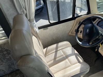 2004 Ford Motorhome Chassis Velocity   - Photo 23 - Albuquerque, NM 87108