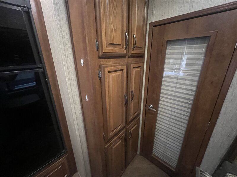 2014 PALOMINO 33BHOK SABRE - Photo 16 - Albuquerque, NM 87108