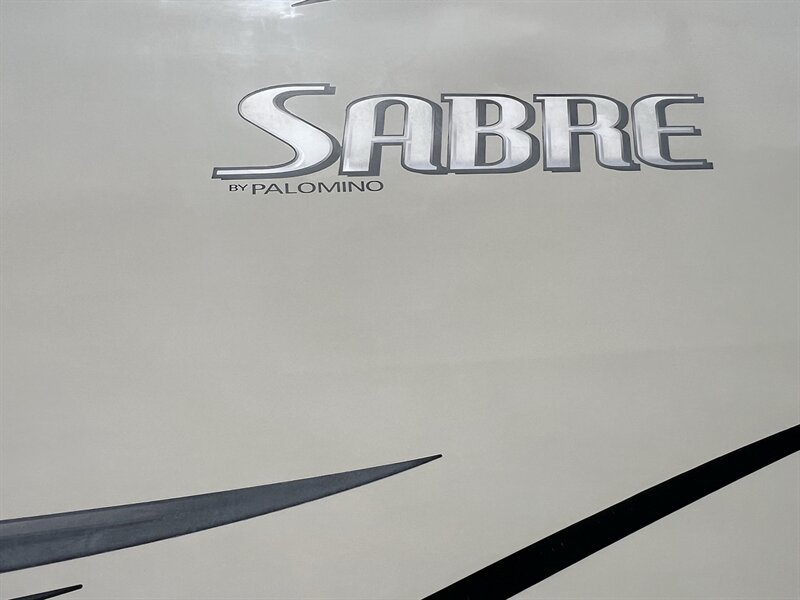 2014 PALOMINO 33BHOK SABRE - Photo 9 - Albuquerque, NM 87108