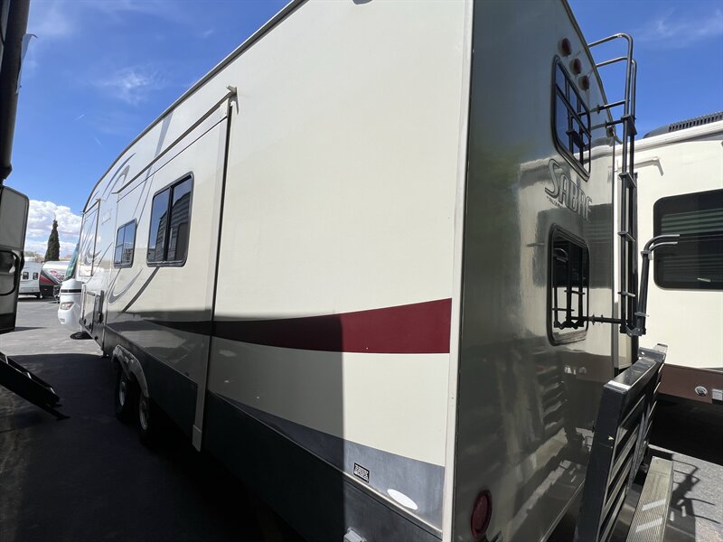 2014 PALOMINO 33BHOK SABRE - Photo 3 - Albuquerque, NM 87108