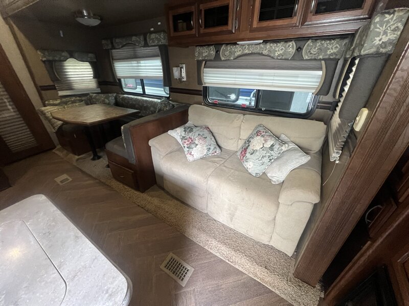 2014 PALOMINO 33BHOK SABRE - Photo 2 - Albuquerque, NM 87108