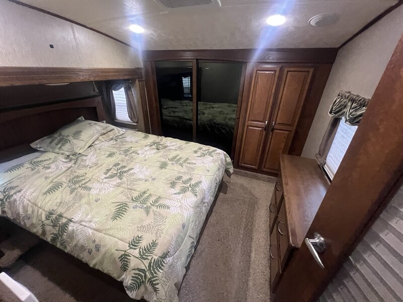 2014 PALOMINO 33BHOK SABRE - Photo 26 - Albuquerque, NM 87108