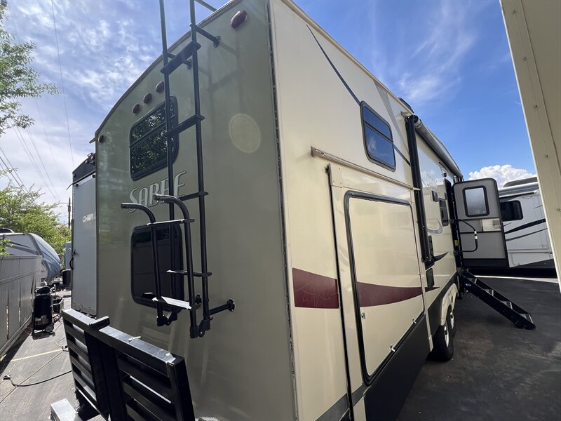 2014 PALOMINO 33BHOK SABRE - Photo 6 - Albuquerque, NM 87108