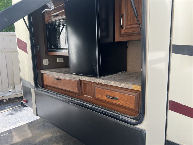 2014 PALOMINO 33BHOK SABRE - Photo 7 - Albuquerque, NM 87108