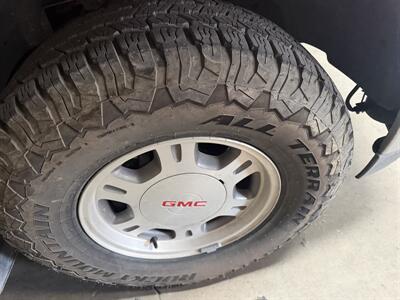 2001 GMC Sierra 1500 SL   - Photo 10 - Albuquerque, NM 87108