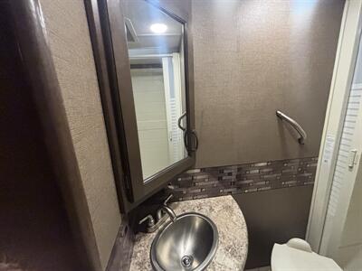 2018 Thor 24F Chateau   - Photo 16 - Albuquerque, NM 87108