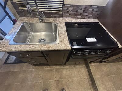 2018 Thor 24F Chateau   - Photo 19 - Albuquerque, NM 87108