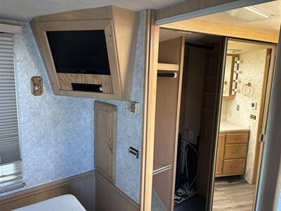 1999 WINNEBAGO 40J MOTORHOME   - Photo 21 - Albuquerque, NM 87108