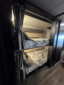 2020 Dynamax 37BHHD Force HD   - Photo 21 - Albuquerque, NM 87108
