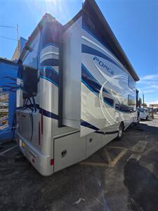2020 Dynamax 37BHHD Force HD   - Photo 4 - Albuquerque, NM 87108