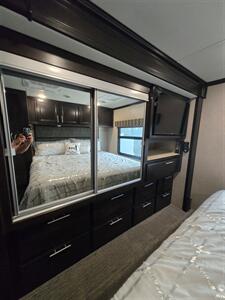 2020 Dynamax 37BHHD Force HD   - Photo 25 - Albuquerque, NM 87108