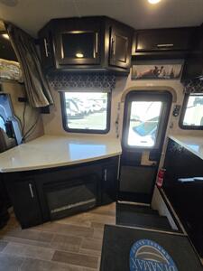 2020 Dynamax 37BHHD Force HD   - Photo 12 - Albuquerque, NM 87108