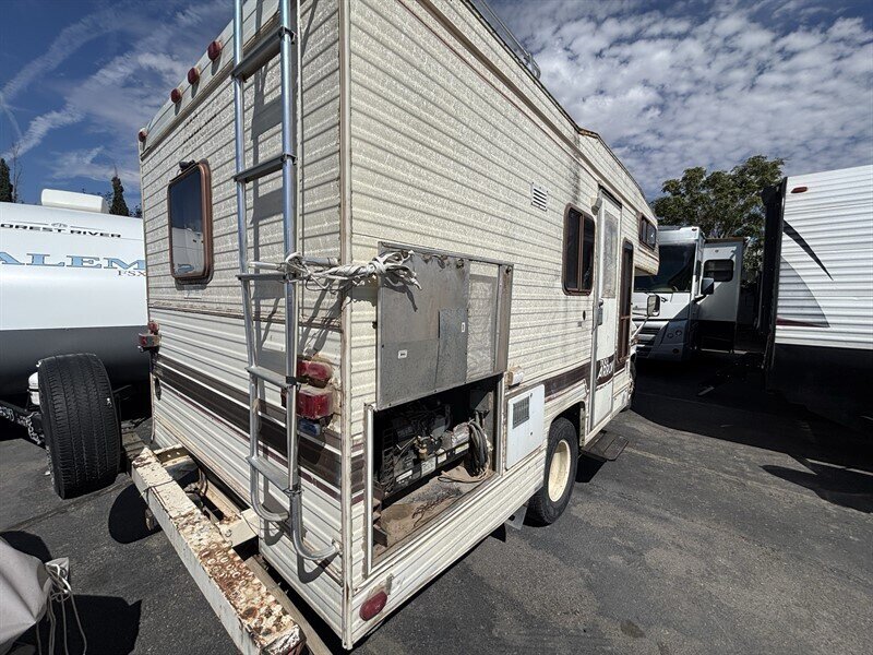 1985 Fleetwood TIOGA - Photo 5 - Albuquerque, NM 87108