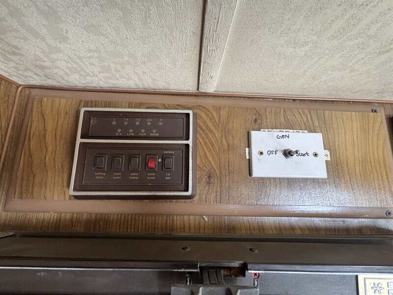 1985 Fleetwood TIOGA - Photo 12 - Albuquerque, NM 87108