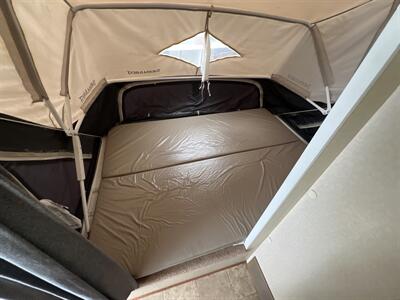 2009 Lance 830 Truck Camper   - Photo 22 - Albuquerque, NM 87108