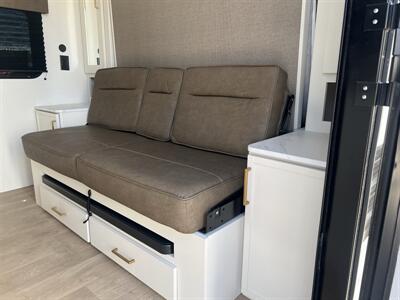 2026 GRAND DESIGN 151RB TRANSCEND ONE - Photo 7 - Albuquerque, NM 87108