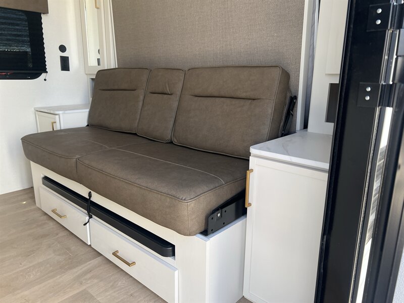 2026 GRAND DESIGN 151RB TRANSCEND ONE - Photo 7 - Albuquerque, NM 87108
