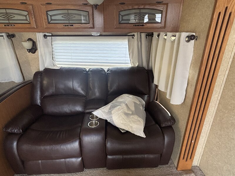 2009 Dutchmen 260fbv DENALI SUPER LITE - Photo 18 - Albuquerque, NM 87108