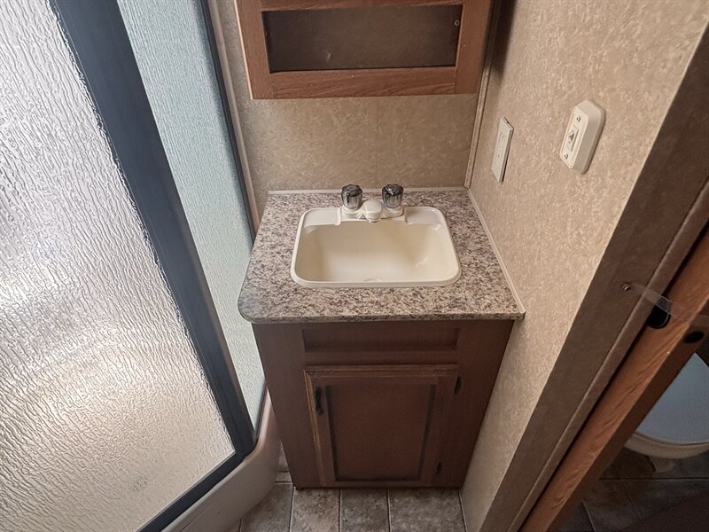 2009 Dutchmen 260fbv DENALI SUPER LITE - Photo 10 - Albuquerque, NM 87108