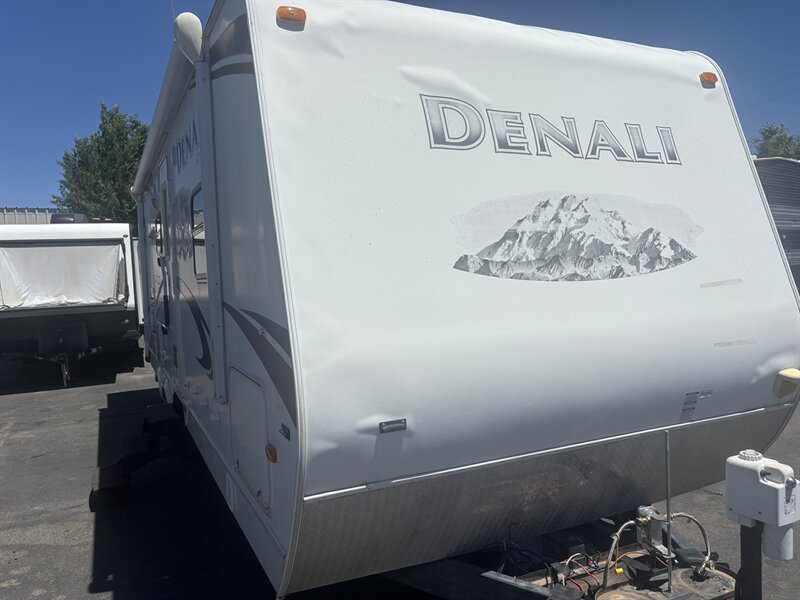 2009 Dutchmen 260fbv DENALI SUPER LITE - Photo 3 - Albuquerque, NM 87108