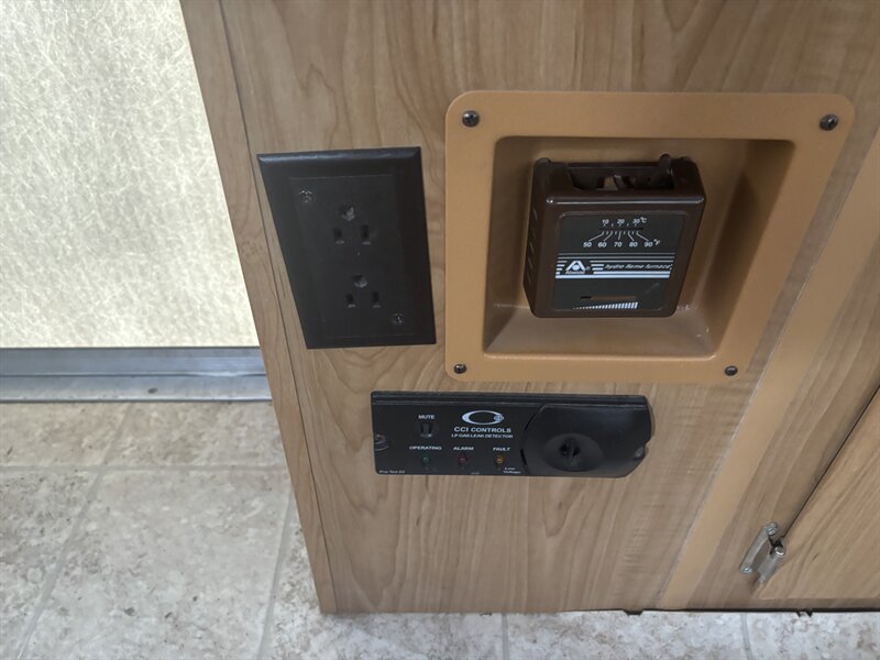 2007 Fleetwood Pop-Up Bayside CP - Photo 17 - Albuquerque, NM 87108