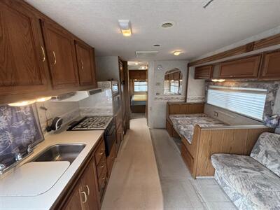 2000 Winnebago 331C Minnie   - Photo 14 - Albuquerque, NM 87108