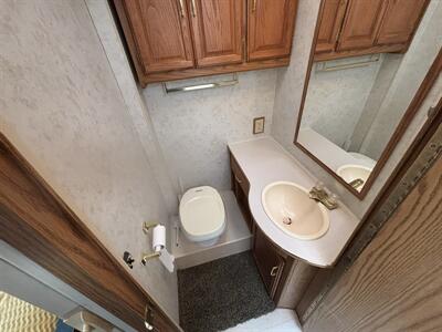 2000 Winnebago 331C Minnie   - Photo 10 - Albuquerque, NM 87108