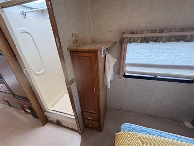 2000 Winnebago 331C Minnie   - Photo 12 - Albuquerque, NM 87108