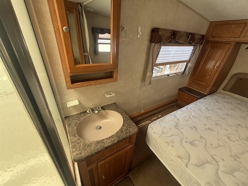 2010 Forest River 8524RLS CLASSIC SUPER LITE FLAGSTAFF - Photo 22 - Albuquerque, NM 87108