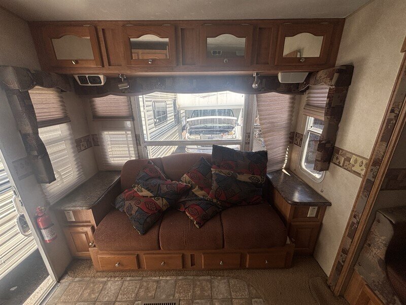 2010 Forest River 8524RLS CLASSIC SUPER LITE FLAGSTAFF - Photo 17 - Albuquerque, NM 87108