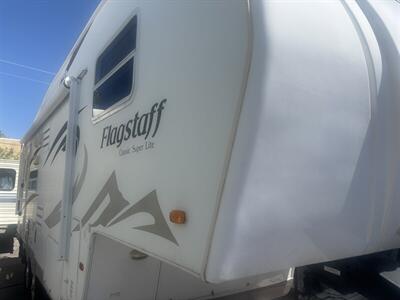 2010 Forest River 8524RLS CLASSIC SUPER LITE FLAGSTAFF - Photo 5 - Albuquerque, NM 87108