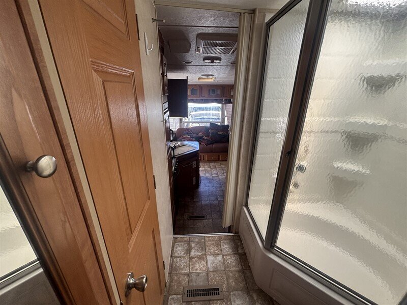 2010 Forest River 8524RLS CLASSIC SUPER LITE FLAGSTAFF - Photo 25 - Albuquerque, NM 87108