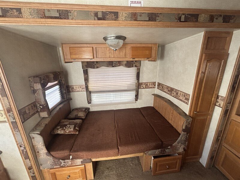 2010 Forest River 8524RLS CLASSIC SUPER LITE FLAGSTAFF - Photo 18 - Albuquerque, NM 87108