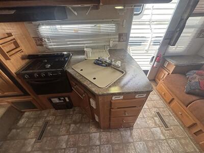 2010 Forest River 8524RLS CLASSIC SUPER LITE FLAGSTAFF - Photo 11 - Albuquerque, NM 87108