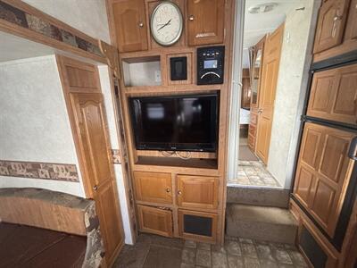 2010 Forest River 8524RLS CLASSIC SUPER LITE FLAGSTAFF - Photo 19 - Albuquerque, NM 87108