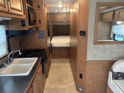 2015 Winnebago 27QP Minnie Winnie   - Photo 24 - Albuquerque, NM 87108