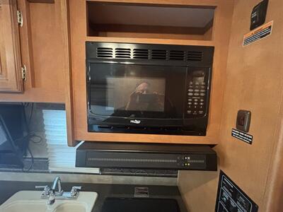 2015 Winnebago 27QP Minnie Winnie   - Photo 17 - Albuquerque, NM 87108