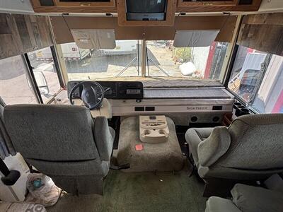 2002 WINNEBAGO SIGHTSEER 30B   - Photo 5 - Albuquerque, NM 87108