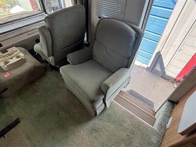 2002 WINNEBAGO SIGHTSEER 30B   - Photo 7 - Albuquerque, NM 87108