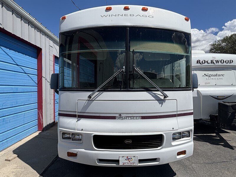2002 WINNEBAGO SIGHTSEER 30B - Photo 1 - Albuquerque, NM 87108