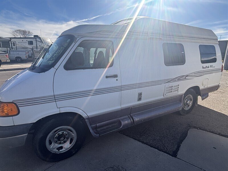 2000 DODGE VAN ROADTREK  190 - Photo 1 - Albuquerque, NM 87108