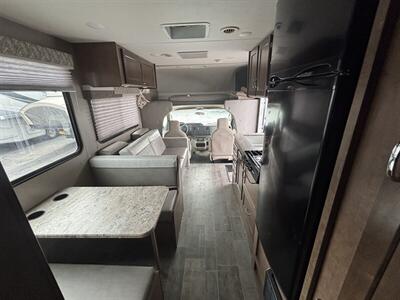 2019 Winnebago 25J Outlook   - Photo 9 - Albuquerque, NM 87108