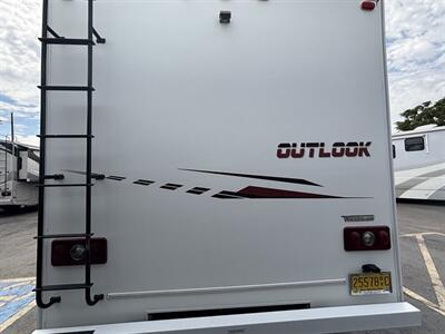 2019 Winnebago 25J Outlook   - Photo 4 - Albuquerque, NM 87108