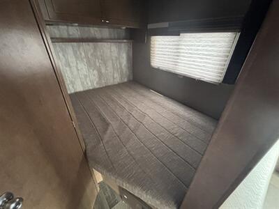 2019 Winnebago 25J Outlook   - Photo 7 - Albuquerque, NM 87108
